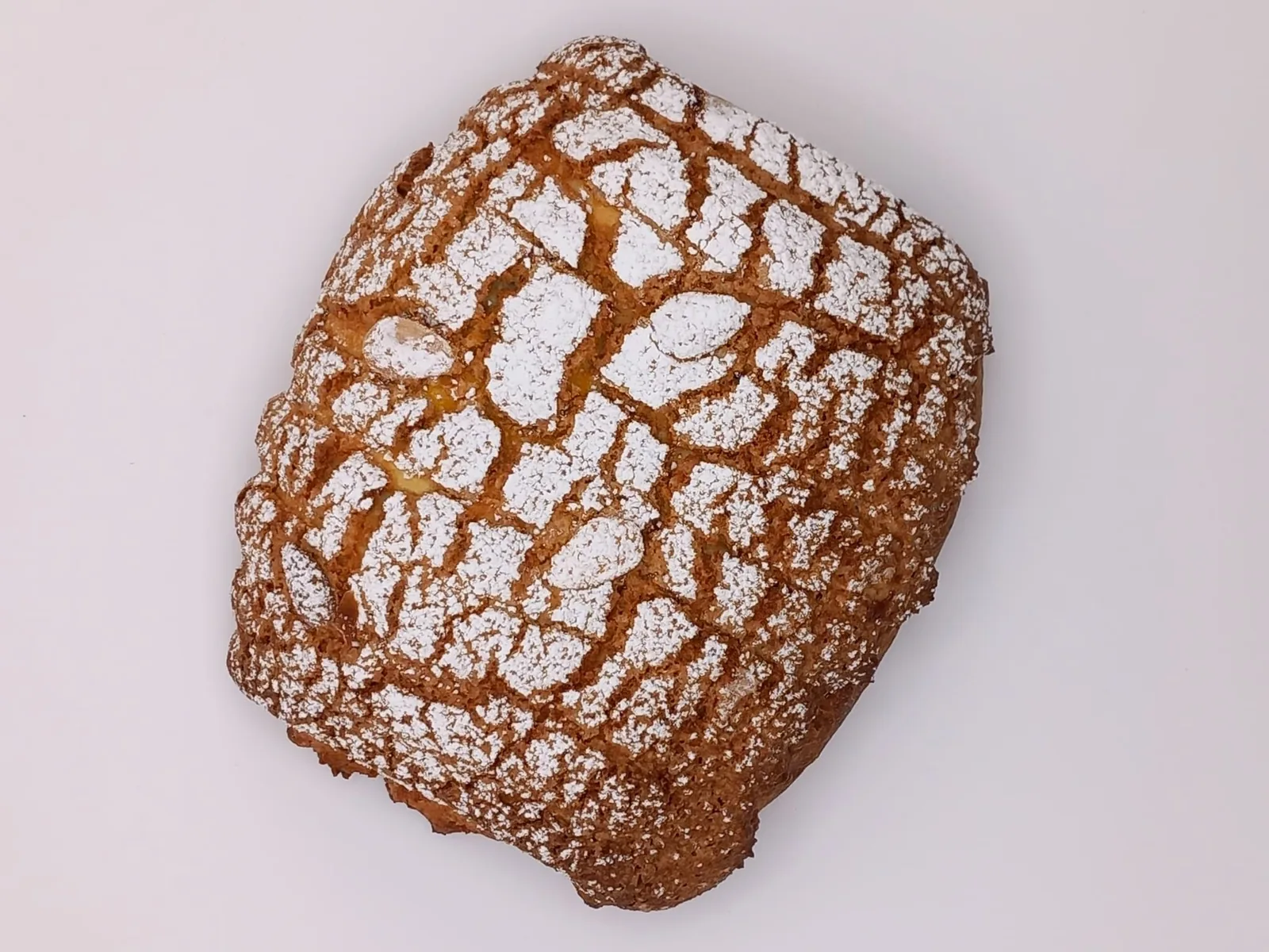 tronchetto-alla-mandorla-dolce-tipico-recoaro-terme